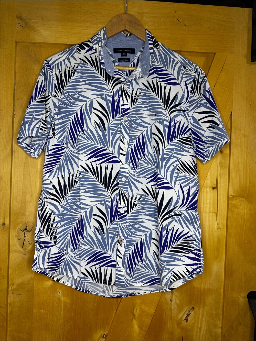 Tommy Hilfiger Blue, White and Black Palm-Print Short-Sleeve Button-Down